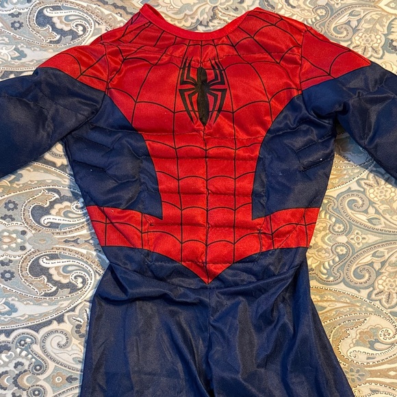 Marvel Spider Man Costume - Picture 3 of 8